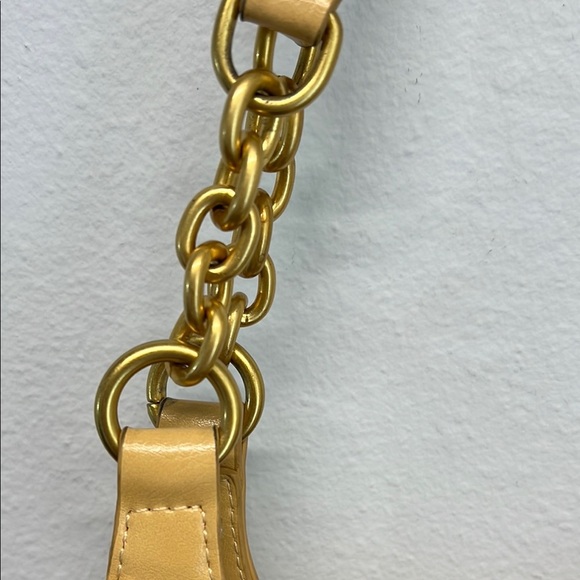 Antik Kraft Mustard Yellow Shoulder Bag with Whipstitch Detail!! 🌞 - Picture 4 of 9